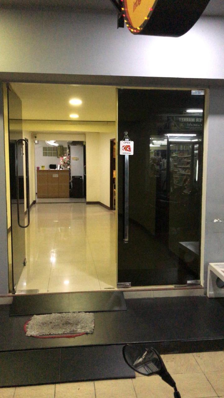 Uno Inn Bangkok Exterior photo
